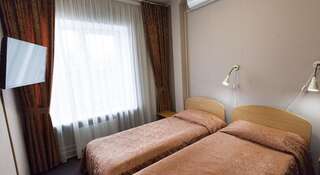 Гостиница Центральная Сергиев Посад Двухместный номер с 2 отдельными кроватями-1
